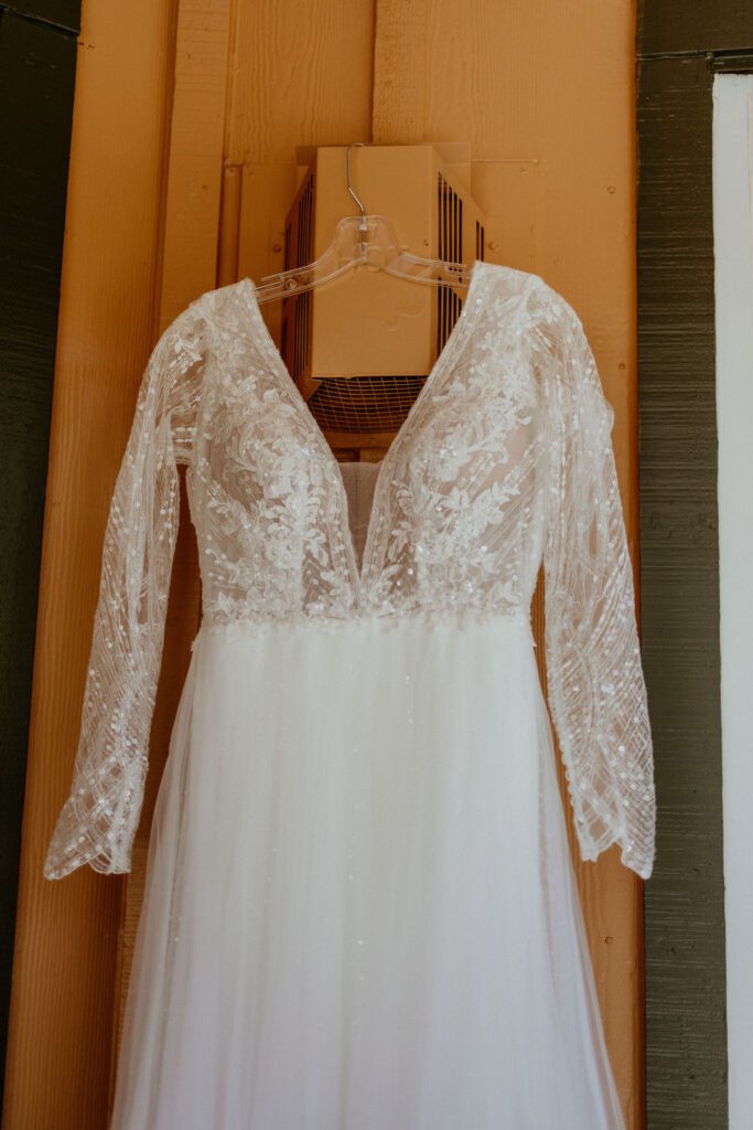 The Perfect wedding Dress for your Elopement photos